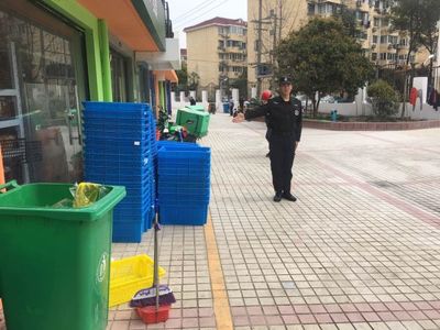 “叮咚買菜”便捷還是擾民？看梅隴城管如何守護(hù)居民美好生活與城市生活垃圾經(jīng)營服務(wù)平衡之道
